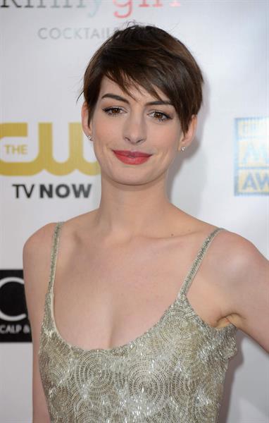 Anne Hathaway attends the Critics' Choice Movie Awards 2013 with Skinnygirl Cocktails at Barkar Hangar