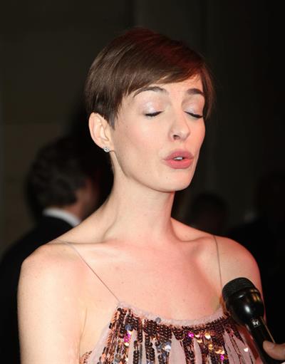 Anne Hathaway Attended the Museum of the Moving Image 27th Annual Black Tie Salute in New York Dec 11, 2012