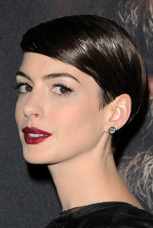 Anne Hathaway Les Miserables NY Premiere December 10-2012 