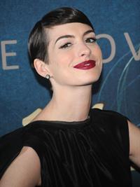 Anne Hathaway Les Miserables NY Premiere December 10-2012 