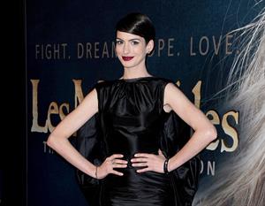 Anne Hathaway Les Miserables NY Premiere December 10-2012 