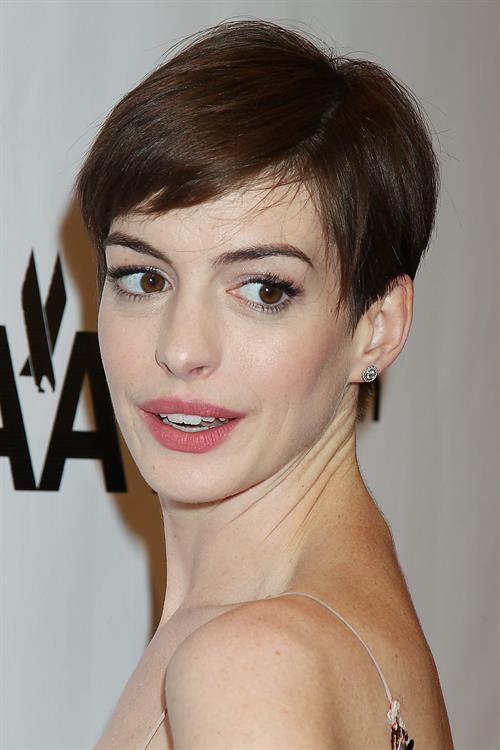 Anne Hathaway Attended the Museum of the Moving Image 27th Annual Black Tie Salute in New York Dec 11, 2012