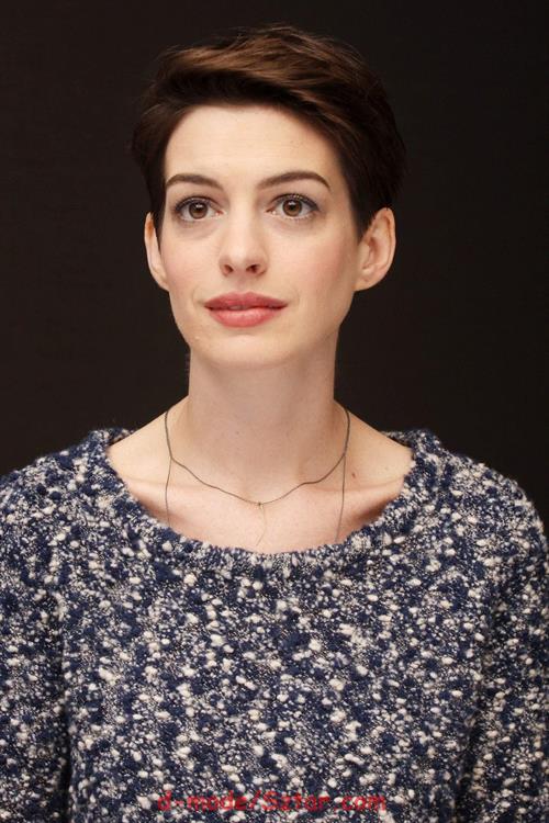 Anne Hathaway Photocall of the musical Les Miserables at the Mandarin Hotel in New York, NY, December 2, 2012