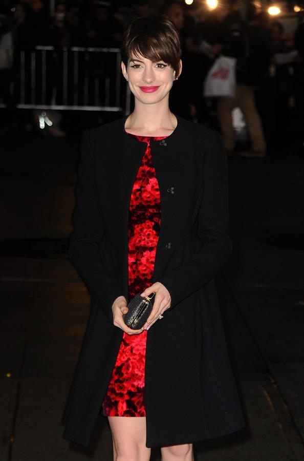 Anne Hathaway outside Ed Sullivan Theater for Letterman December 10-2012 