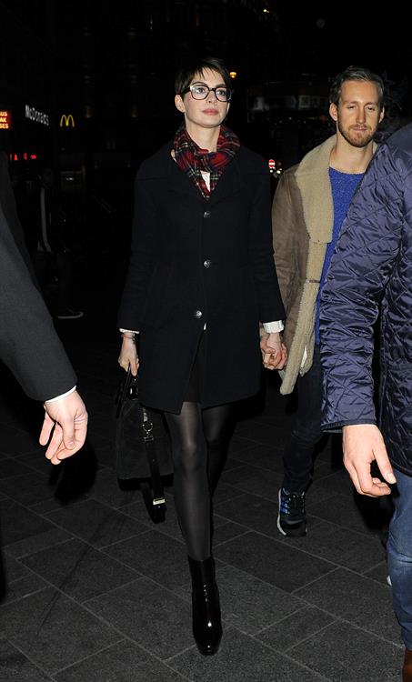 Anne Hathaway leaving her hotel and heading to the Empire Cinema Theatre in London - December 4, 2012