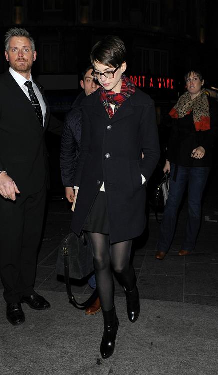 Anne Hathaway leaving her hotel and heading to the Empire Cinema Theatre in London - December 4, 2012