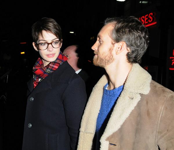 Anne Hathaway leaving her hotel and heading to the Empire Cinema Theatre in London - December 4, 2012