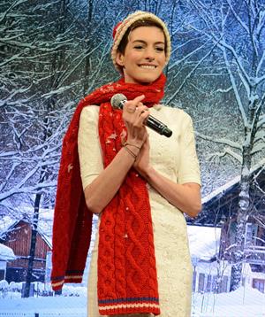 Anne Hathaway Late Night With Jimmy Fallon in New York December 11, 2012 