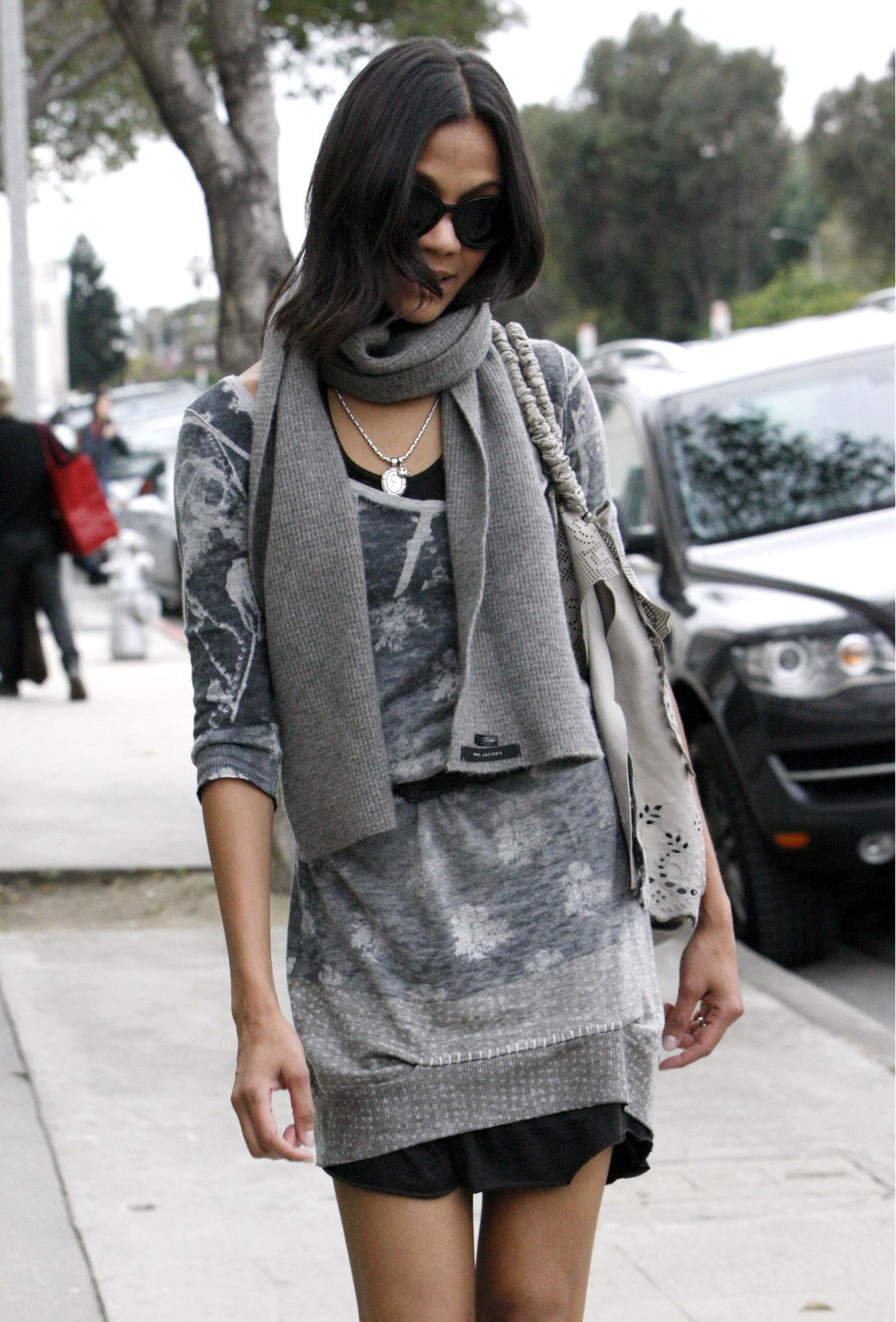 Zoe Saldana out & about in Los Angeles - March 5, 2010   