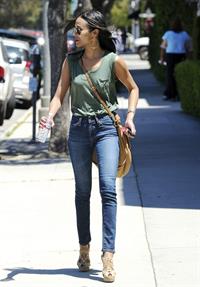 Zoe Saldana leaves a meeting in Beverly Hills April 27-2011 