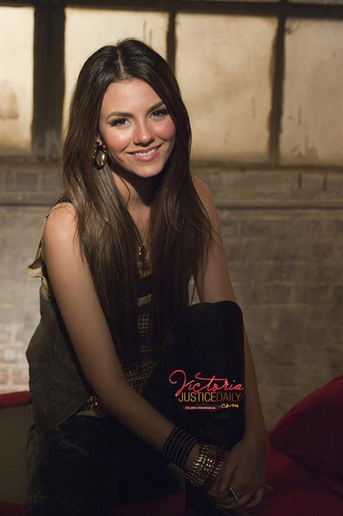Victoria Justice fst 'Freak the Freak Out' music video set stills 2010 