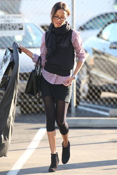 Zoe Saldana shops at Chanel in Beverly Hills December 5, 2012