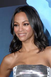 Zoe Saldana ''Avatar'' Premiere in Los Angeles December 16, 2009   