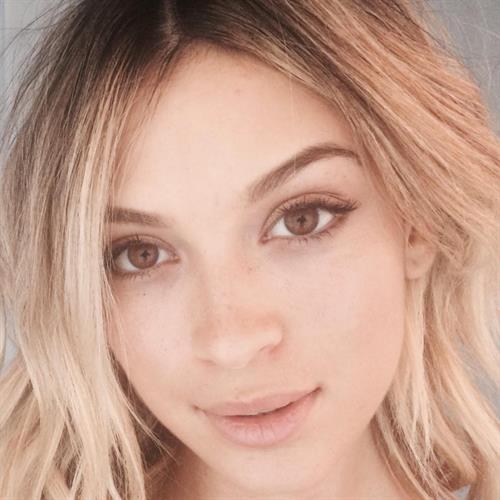 Cassie Amato taking a selfie