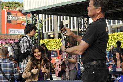 Victoria Justice Victorious Season 3-Episode 8 'April Fools' Blank' stills 