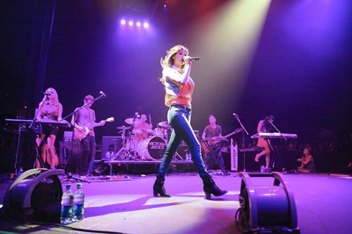 Victoria Justice video 2012 South Shore Music Circus 8/15/12 