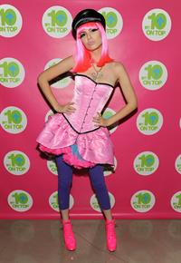 Victoria Justice set of 10 on Top 10/24/12 