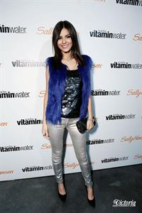 Victoria Justice Rolling Stone Lounge & Restaurant in LA 12/17/12 