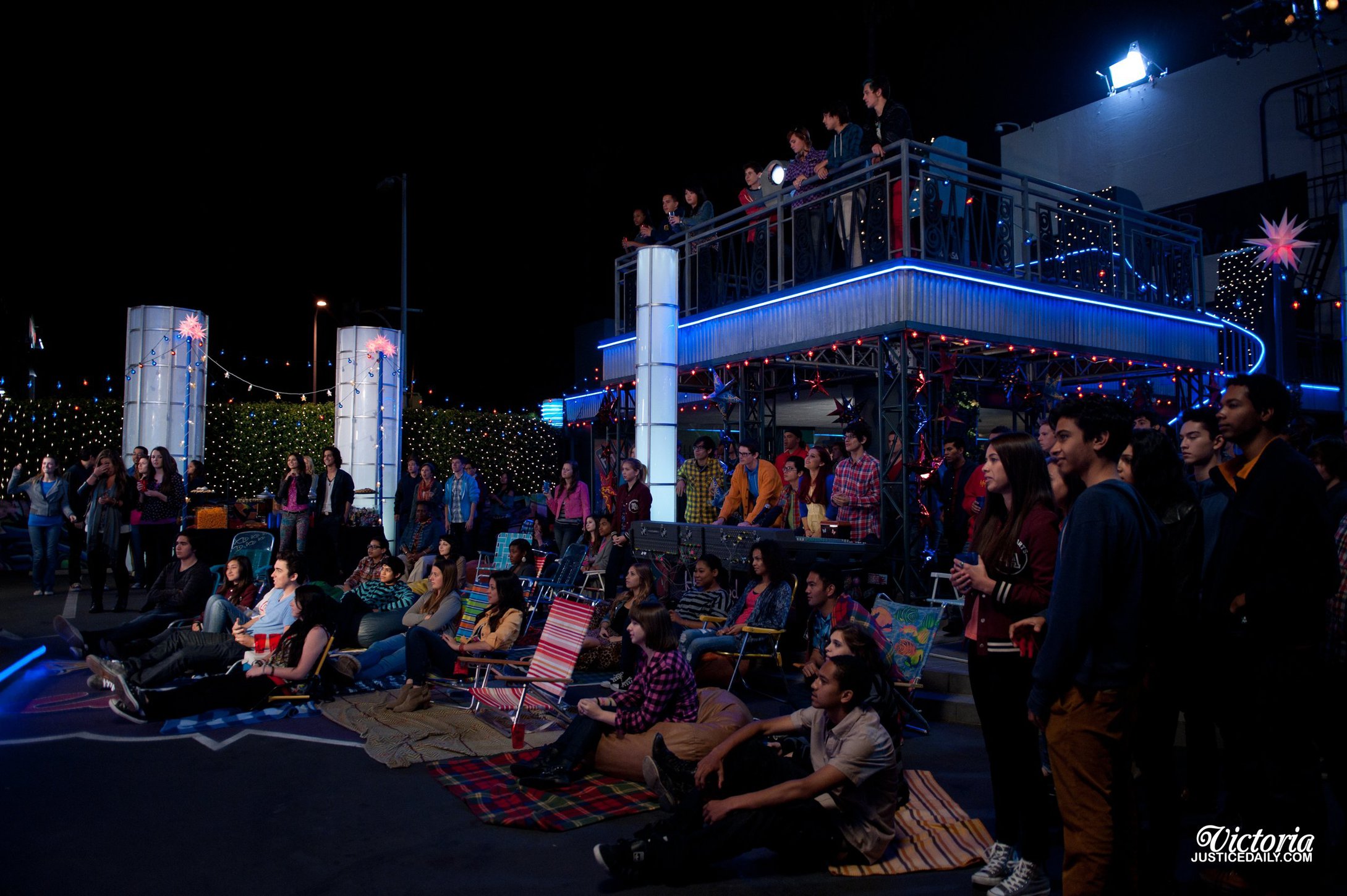 Victoria Justice Pictures Victoria Justice Victorious Season 3 Episode 19 'Tori fies Beck and Jade' stills