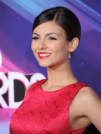 Victoria Justice video TeenNick HALO awards in Hollywood 11/17/12 