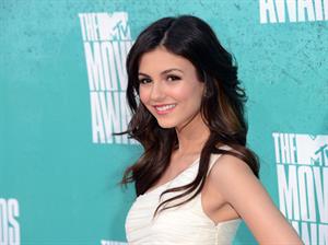 Victoria Justice - MTV Movie Awards at Universal Studios, Arrivals - June 3, 2012