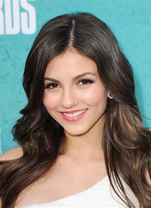 Victoria Justice - MTV Movie Awards at Universal Studios, Arrivals - June 3, 2012