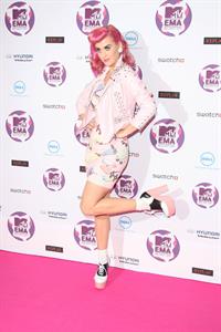 Katy Perry - 2011 MTV European Music Awards 11/6/11  