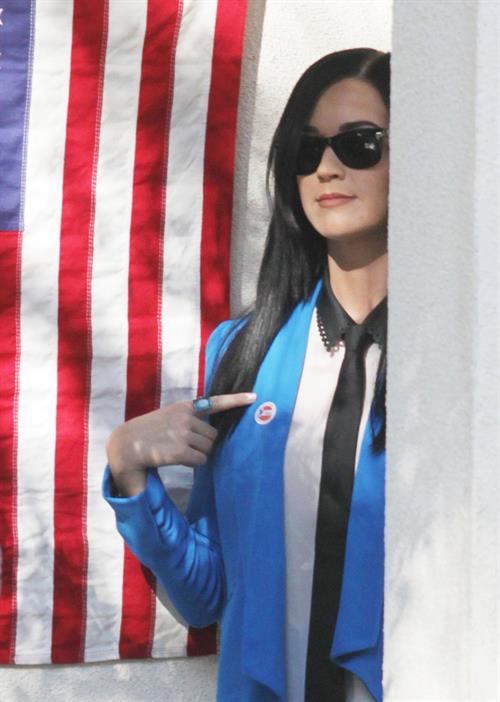 Katy Perry voting in LA November 6, 2012