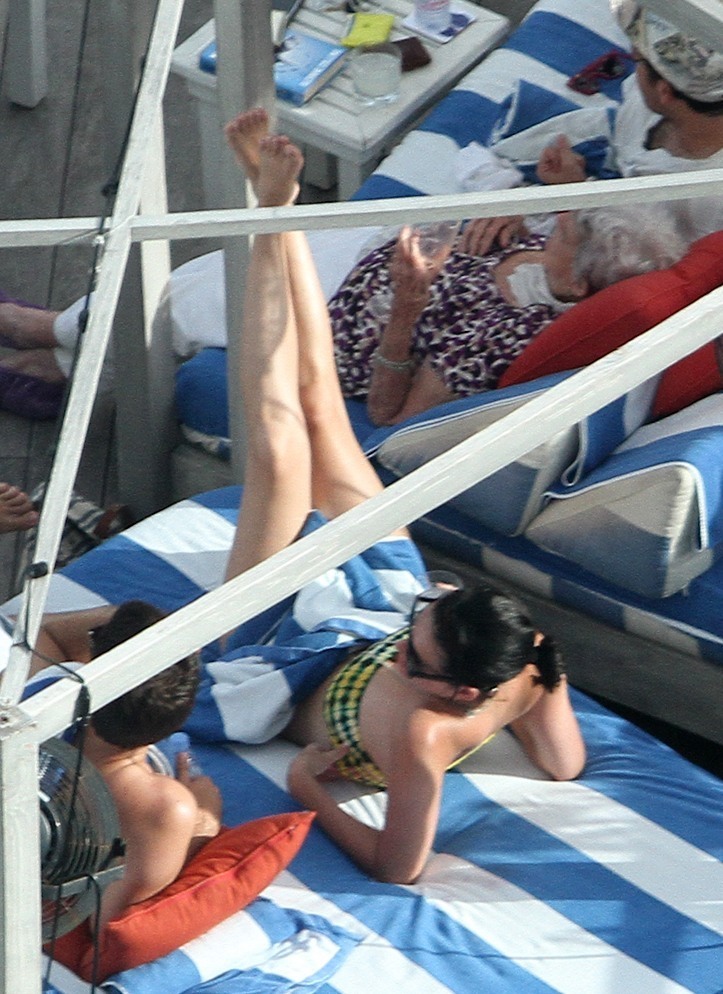 Katy Perry - In a bikini at a hotel pool in Miami July 27, 2012