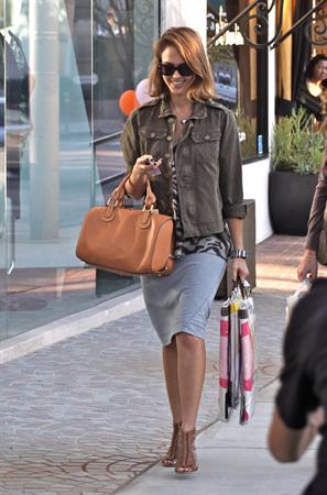 Jessica Alba at Bel Bambini in West Hollywood January 19, 2011 