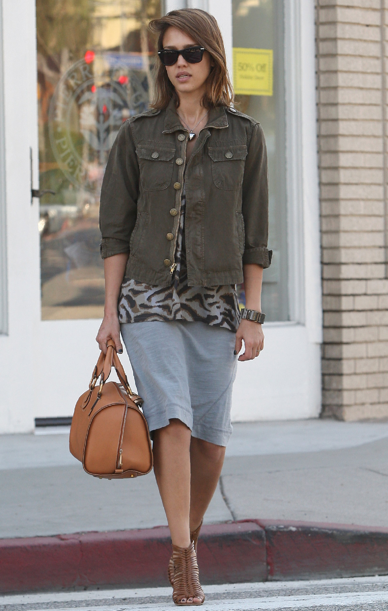 Jessica Alba at Bel Bambini in West Hollywood January 19, 2011 