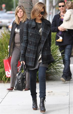 Jessica Alba out for breakfast in Beverly Hills on December 26 