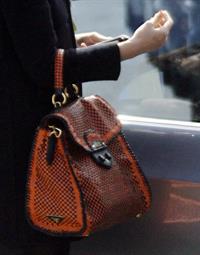 Jessica Alba shopping in Beverly Hills California on March 25, 2011 