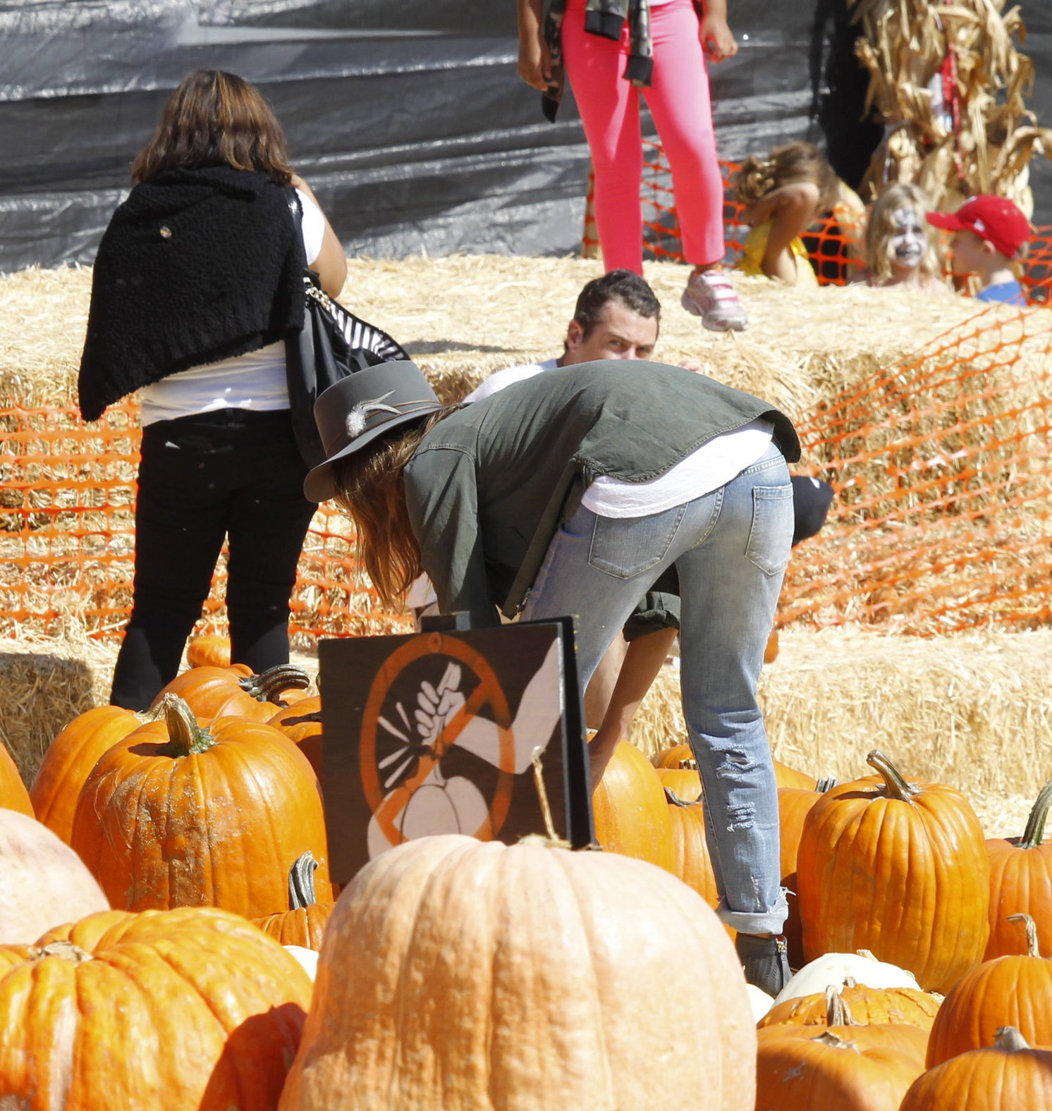 Jessica Alba – at Mr Bones Pumpkin Patch 10/12/13  