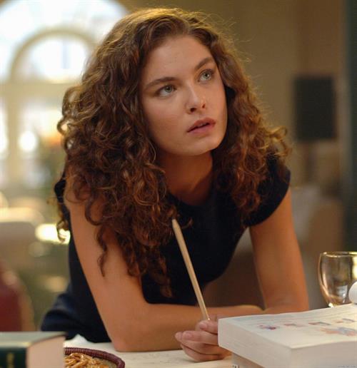 Alexa Davalos
