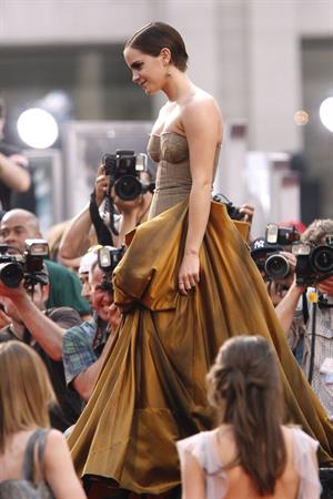 Emma Watson - Harry Potter and the Deathly Hallows Premiere in New York City, July 11, 2011