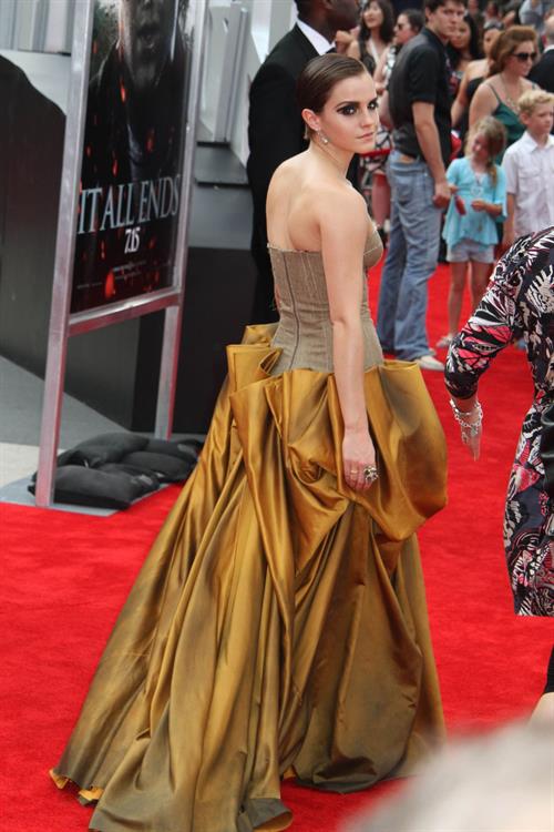 Emma Watson - Harry Potter and the Deathly Hallows Premiere in New York City, July 11, 2011