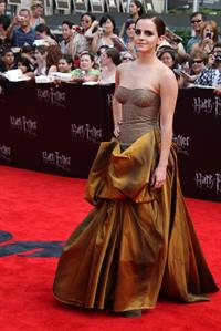 Emma Watson - Harry Potter and the Deathly Hallows Premiere in New York City, July 11, 2011