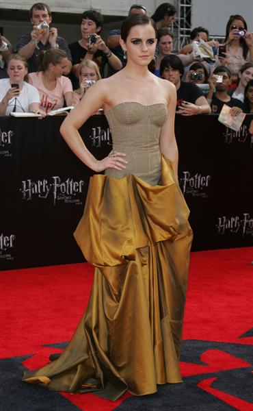 Emma Watson - Harry Potter and the Deathly Hallows Premiere in New York City, July 11, 2011
