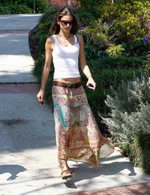 Alessandra Ambrosio checking out houses in Los Angeles 13.09.11 