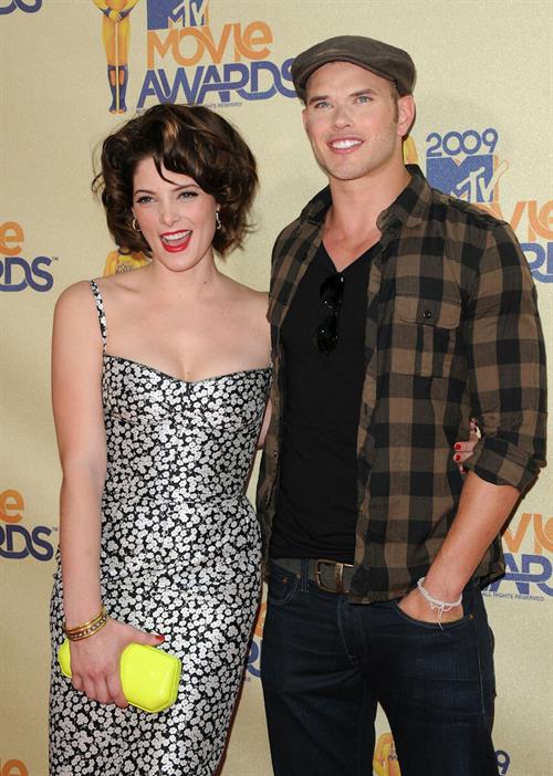 Ashley Greene at the 2009 MTV Movie Awards arrivals in Universal City