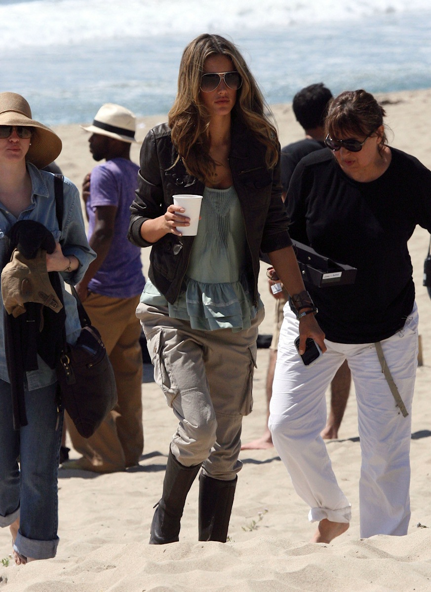 Alessandra Ambrosio Pictures Alessandra Ambrosio photoshoot on the beach in Malibu