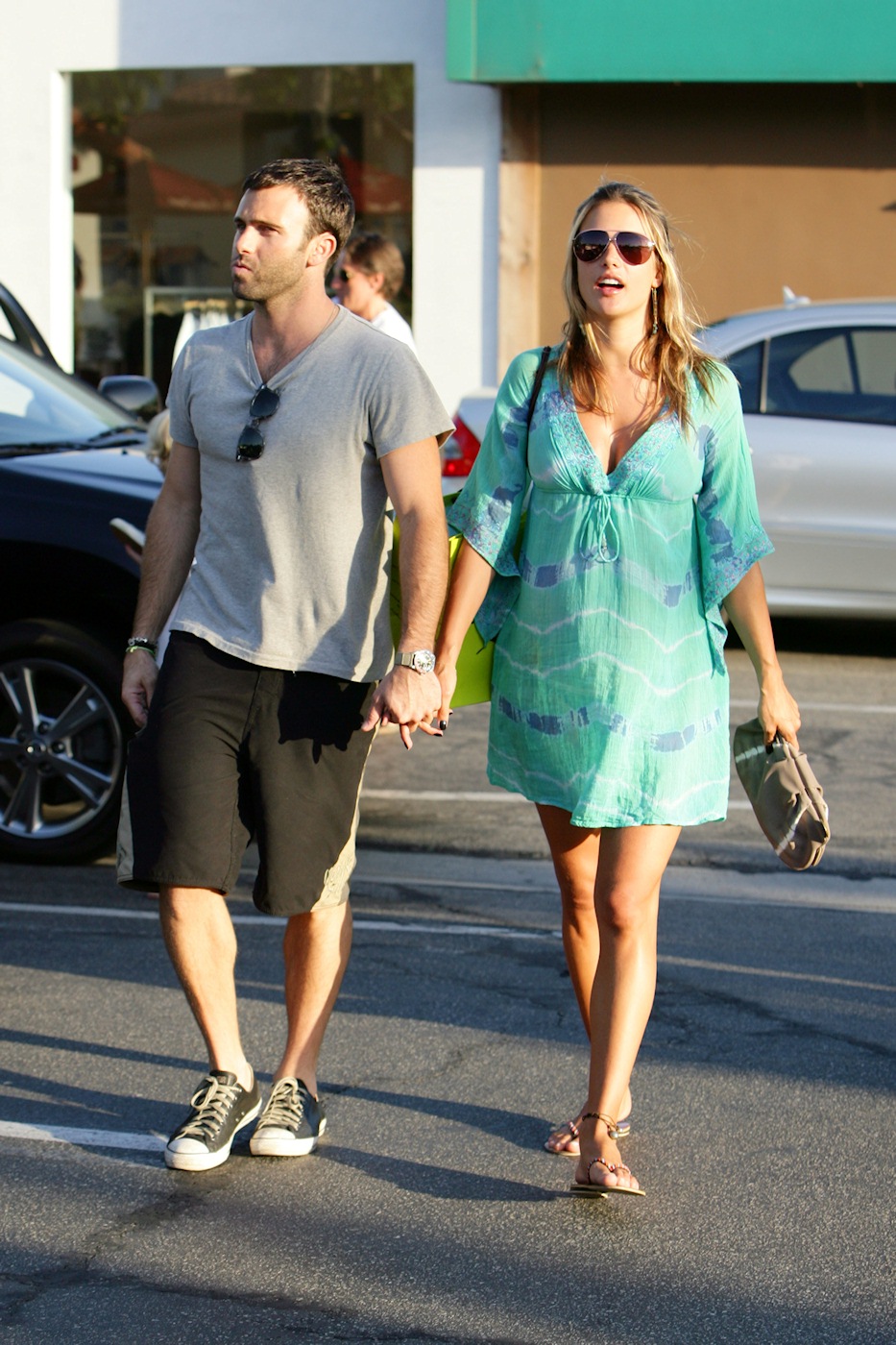 Alessandra Ambrosio Pictures Alessandra Ambrosio shopping at Planet Blue in Malibu