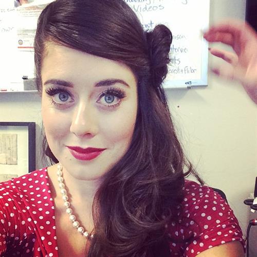 Manon Mathews taking a selfie