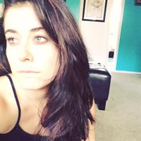 Manon Mathews taking a selfie