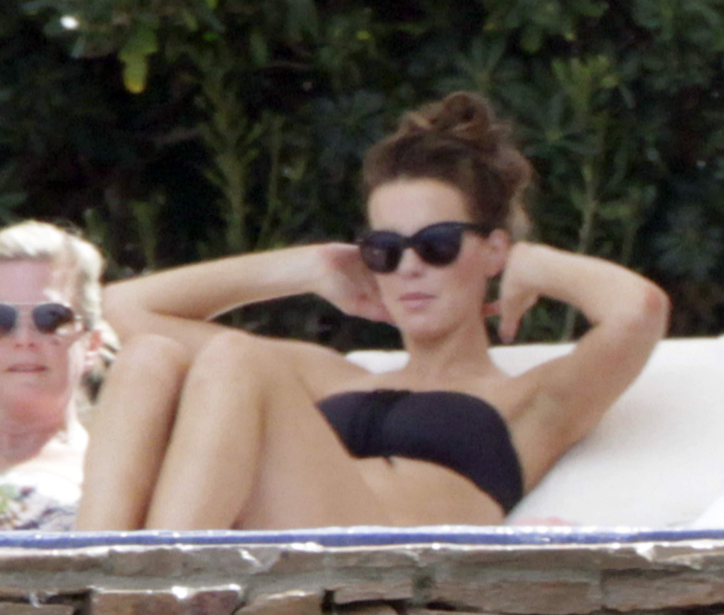 Kate Beckinsale in bikini as she fits in some sunbathing on family holiday in Mexico March 28-2013 