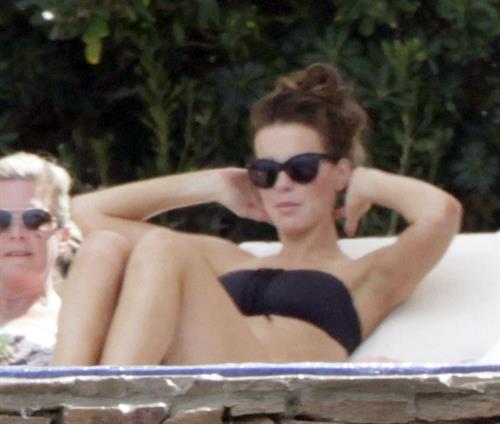 Kate Beckinsale in bikini as she fits in some sunbathing on family holiday in Mexico March 28-2013 