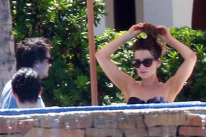 Kate Beckinsale wearing a bikini on vacation in Mexico August 21, 2013