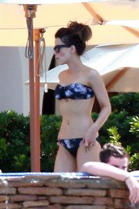 Kate Beckinsale wearing a bikini on vacation in Mexico August 21, 2013