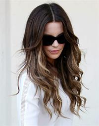 Kate Beckinsale Gets Her Nails Done in Brentwood - September 6, 2013